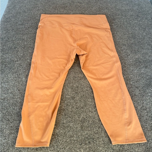 Fabletics Oasis PureLuxe High-Waisted 7/8 Beige Leggings With Pockets Size 4X - Picture 5 of 16